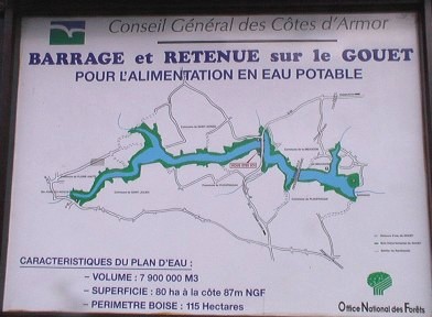 Conseil Général des Côtes d'Armor

Barrage et retenue sur le Gouët
pour l'alimentation en eau potable

caractéristiques du plan d'eau :
- volume : 7 900 000 mètres cube
- superficie : 80 ha à la côte 87m NGF
- périmètre boisé : 115 Hectares

	Office National des Forêts